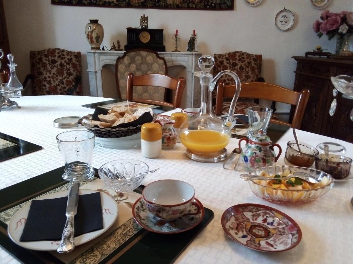 Les Cedres Bed & Breakfast Монтегю Екстериор снимка