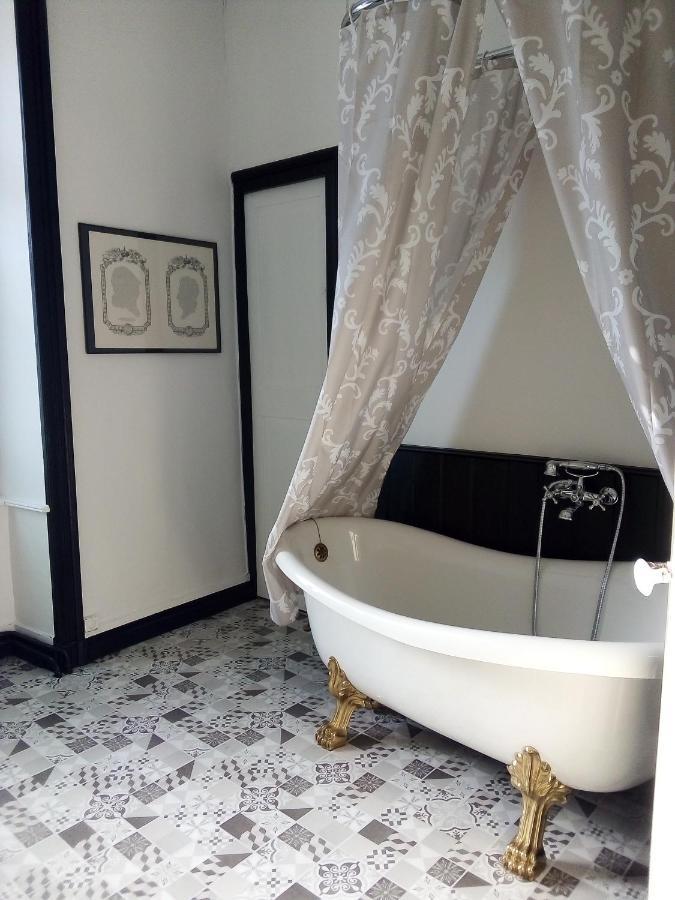 Les Cedres Bed & Breakfast Монтегю Екстериор снимка